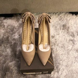 Enzo Angiolini Nude Pumps in Suede Size 7